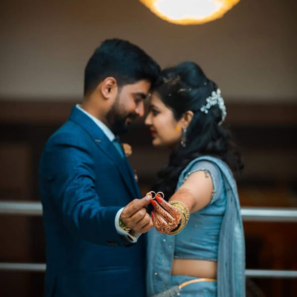 Marathi Actors Swanand Ketkar And Akshata Apte's Engagement Photos Are Full  Of Love - News18